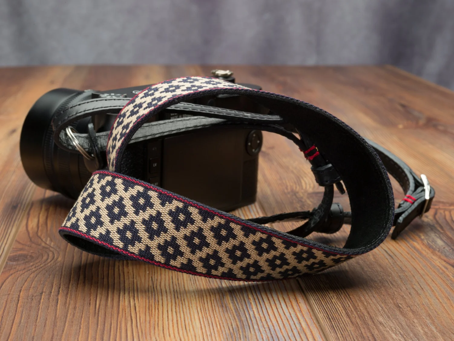 The Vi Vante Gaucho "Buenos Aires" Leather Camera Strap; Adustable Fits Slotted and Lug Mounts, image 7