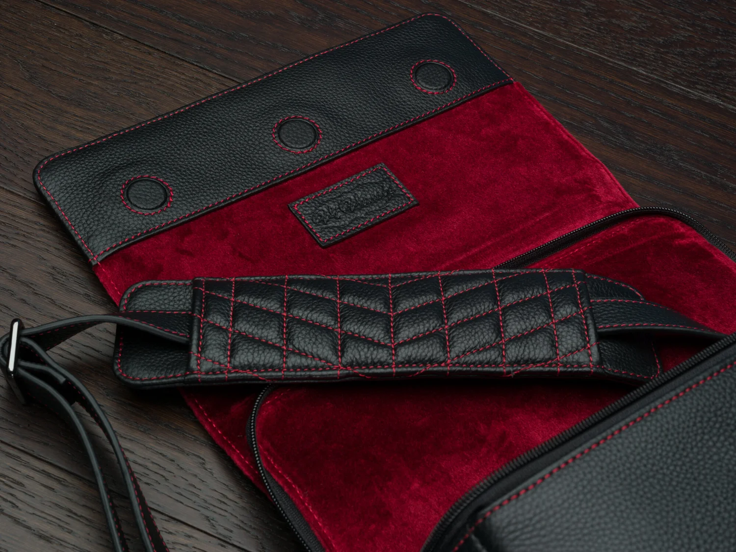 Vi Vante Dual Flap "Pegasus V2" Black Leather Camera Bag with Red Quilting, image 2