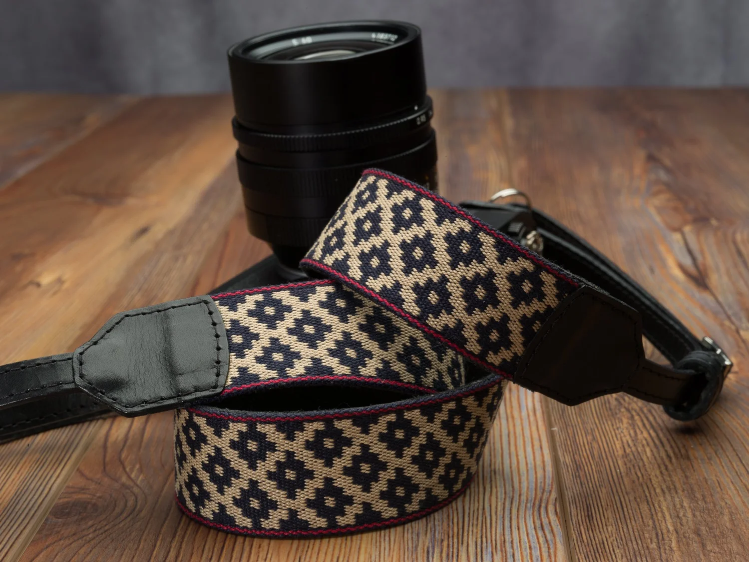 The Vi Vante Gaucho "Buenos Aires" Leather Camera Strap; Adustable Fits Slotted and Lug Mounts, image 3
