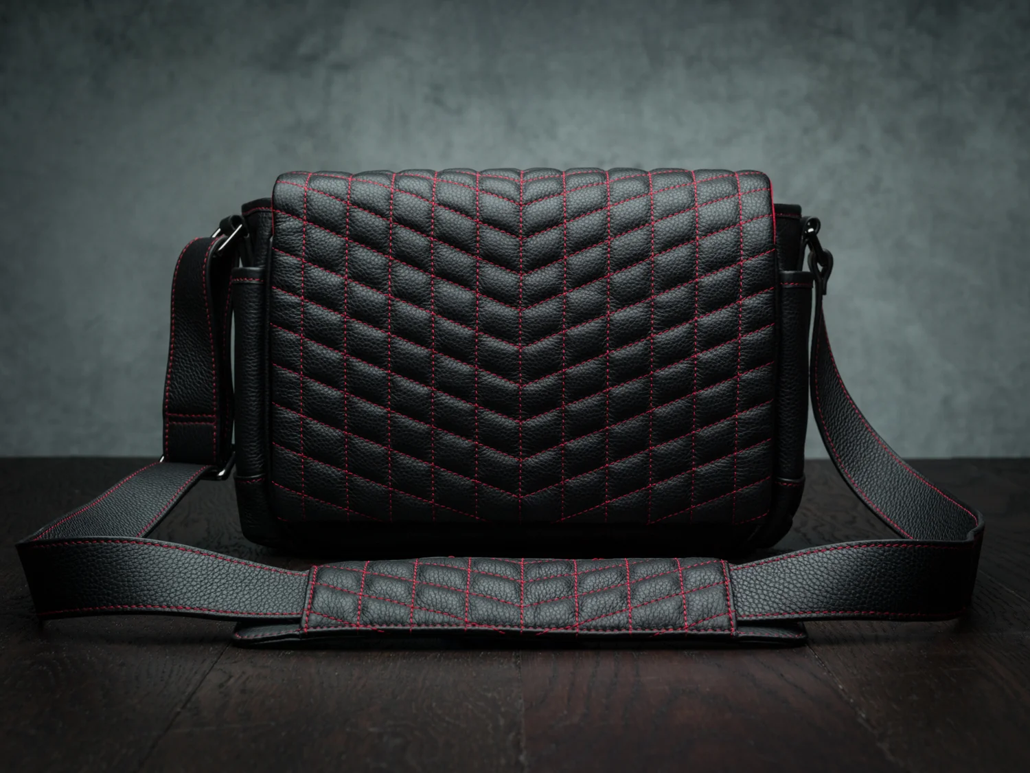 Vi Vante "Exotic" Red Stitch Medium Quilted Leather Camera Bag, image 1