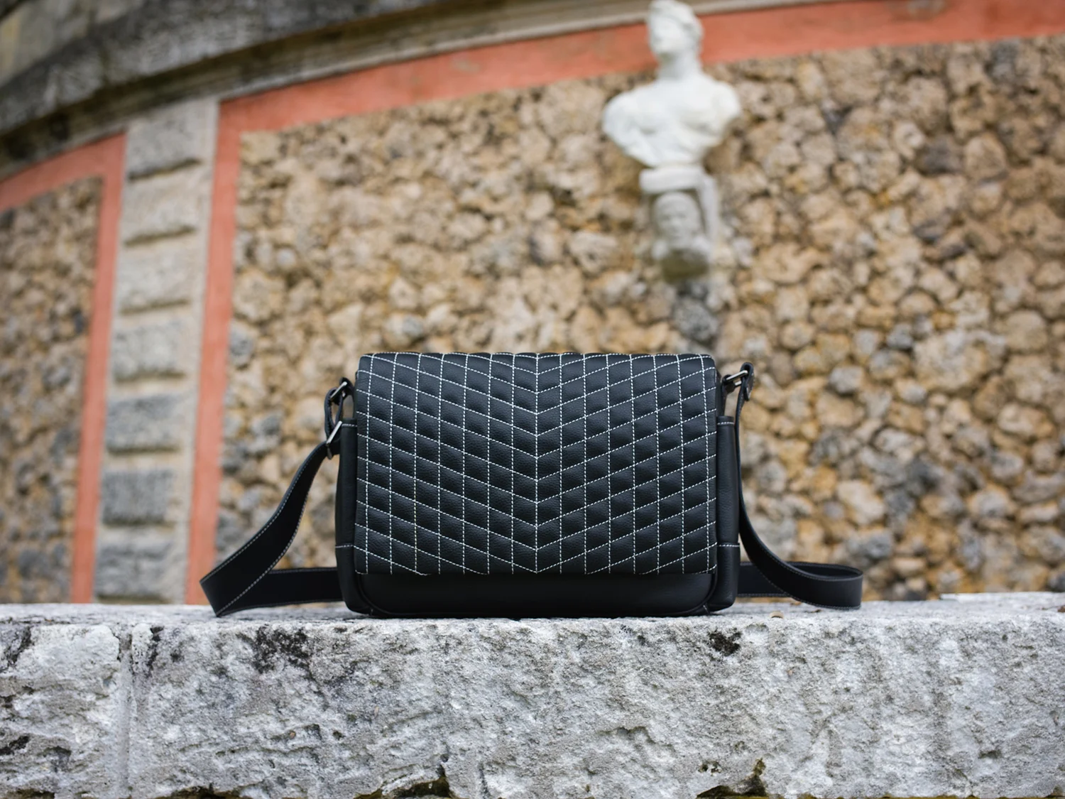 Vi Vante Quilted Leather Designer Camera Bag Luxury Design Leica Camera Vizcaya