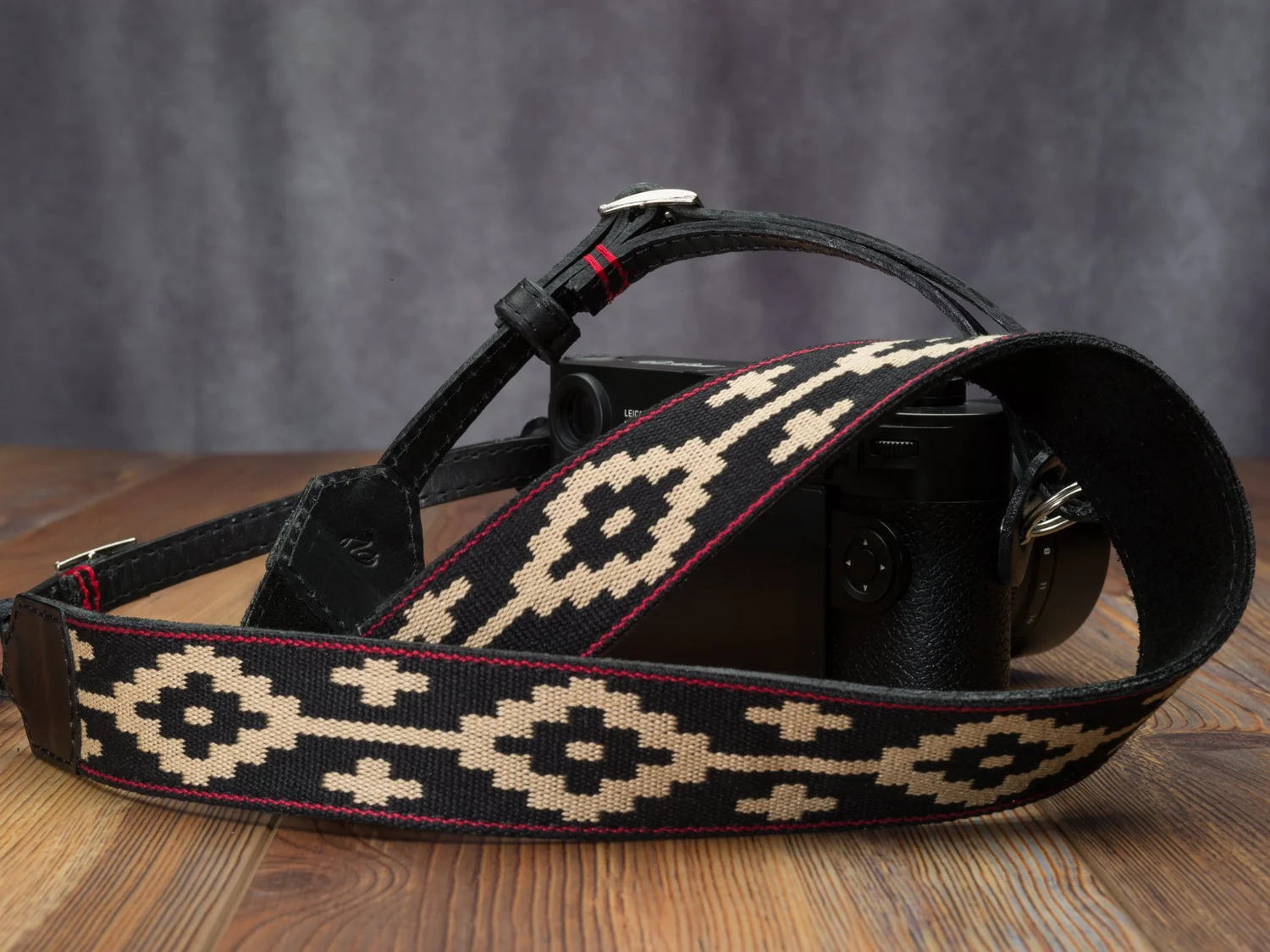 The Vi Vante Gaucho "Patagonia" Leather Camera Strap; Adustable Fits Slotted and Lug Mounts, image 2