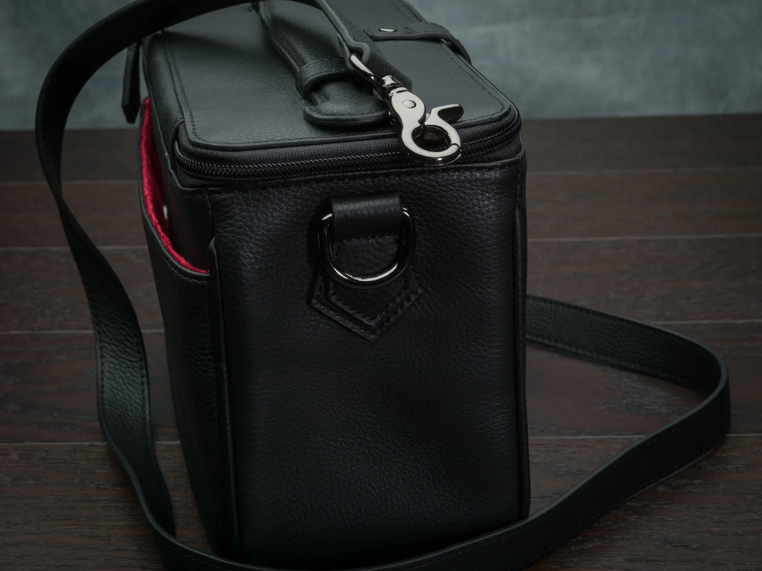 "The Outlander" Leather Camera Bag by Vi Vante  , image 4