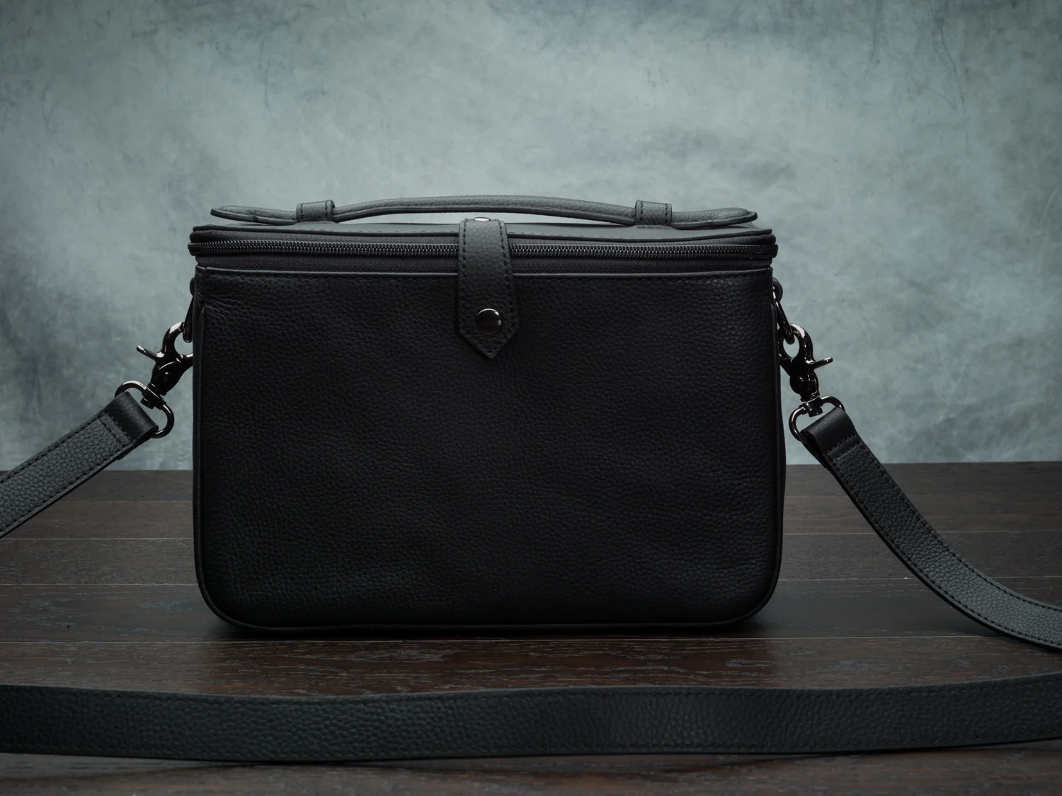 "The Outlander" Leather Camera Bag by Vi Vante  , image 1