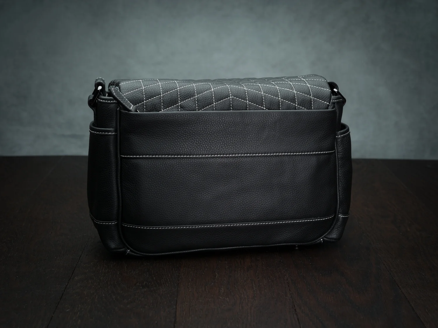 Vi Vante "Exotic" White Stitch Medium Quilted Leather Camera Bag, image 3
