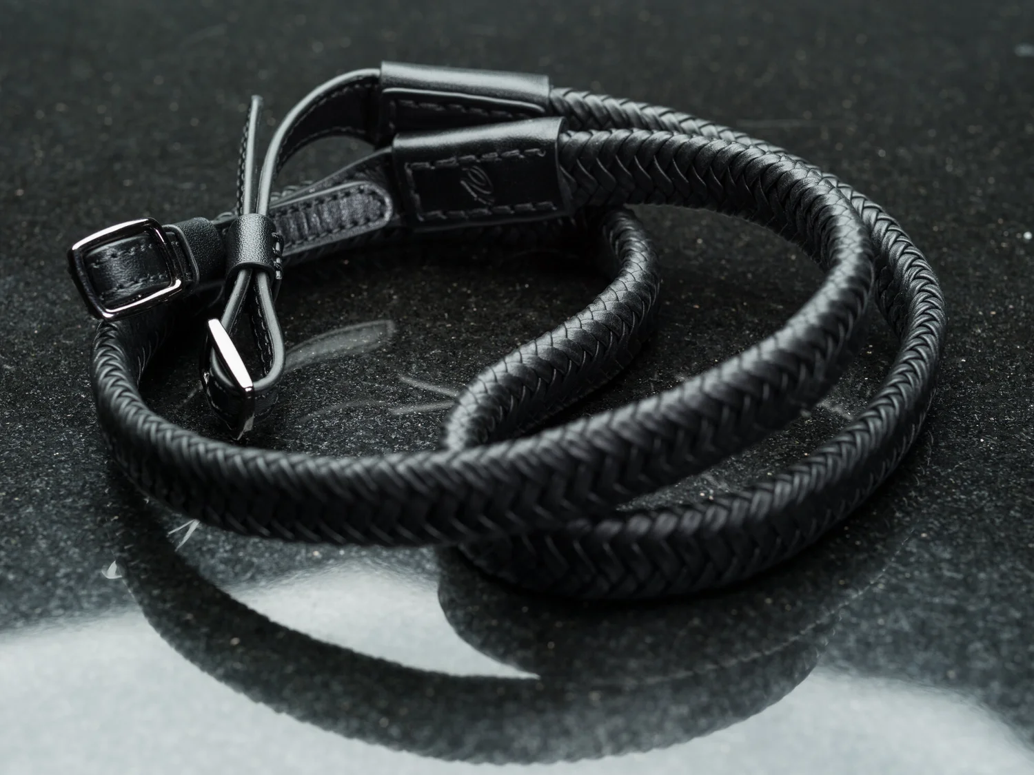 Vi Vante Matador Leica SL II Leather Camera Strap 4.jpg