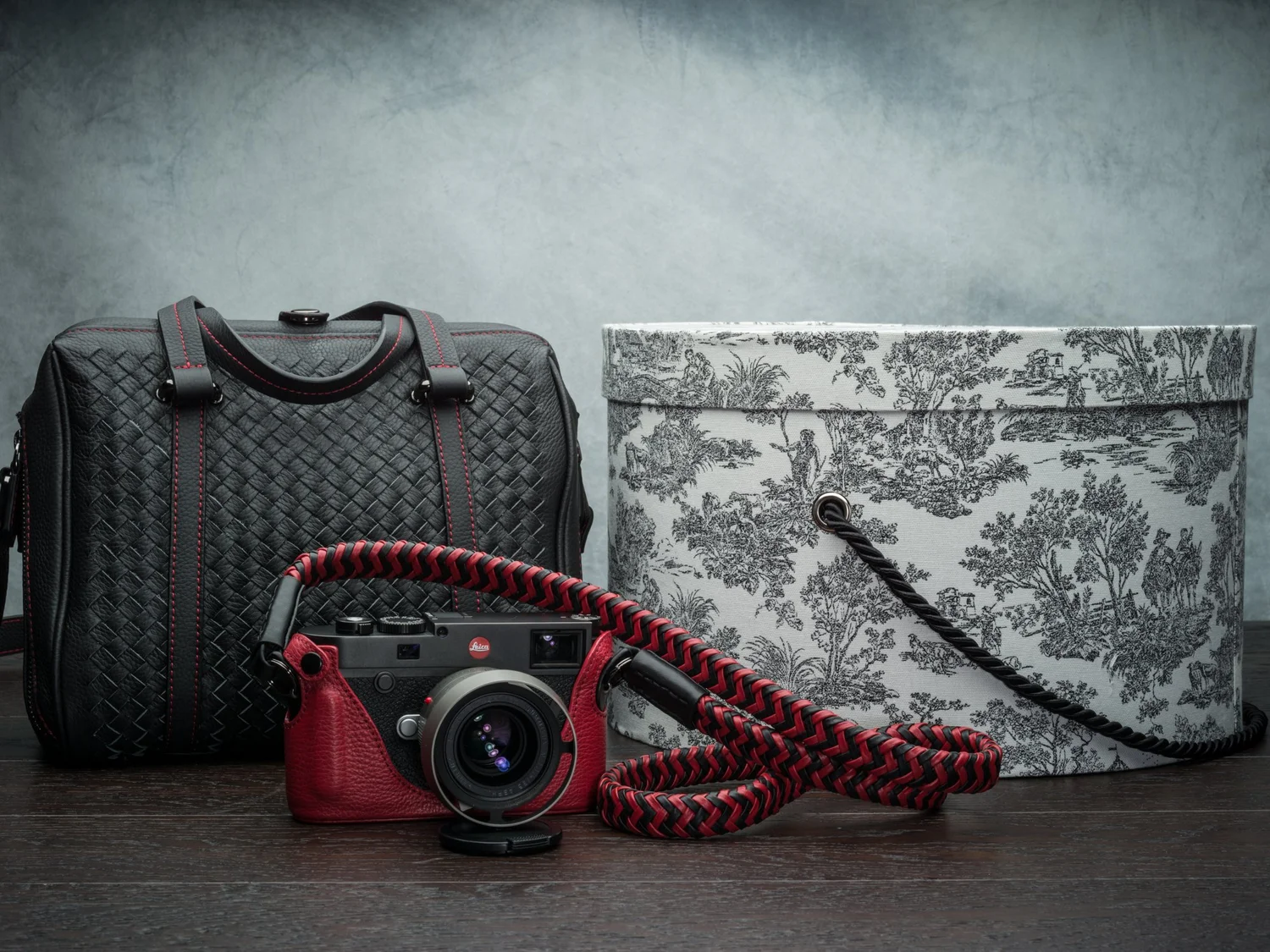 Vi Vante Calibre Camera Bag Set in Kentucky Derby Hat Box