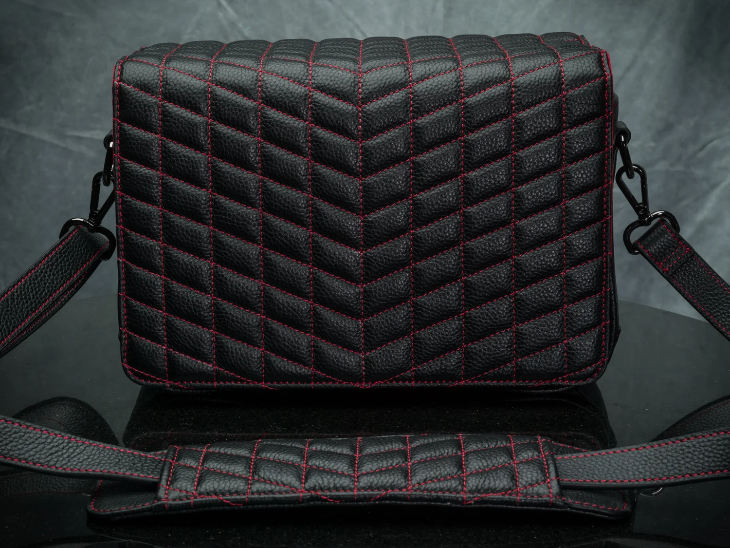 Vi Vante Dual Flap "Pegasus V2" Black Leather Camera Bag with Red Quilting, image 1