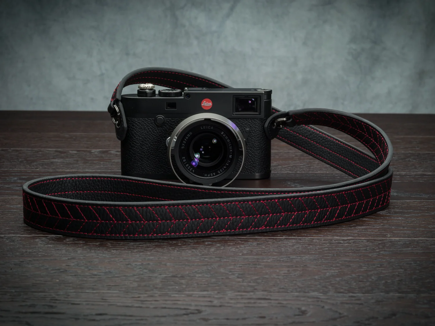 Vi Vante Tread Classic Leather Camera Strap Leica M10 5.jpg