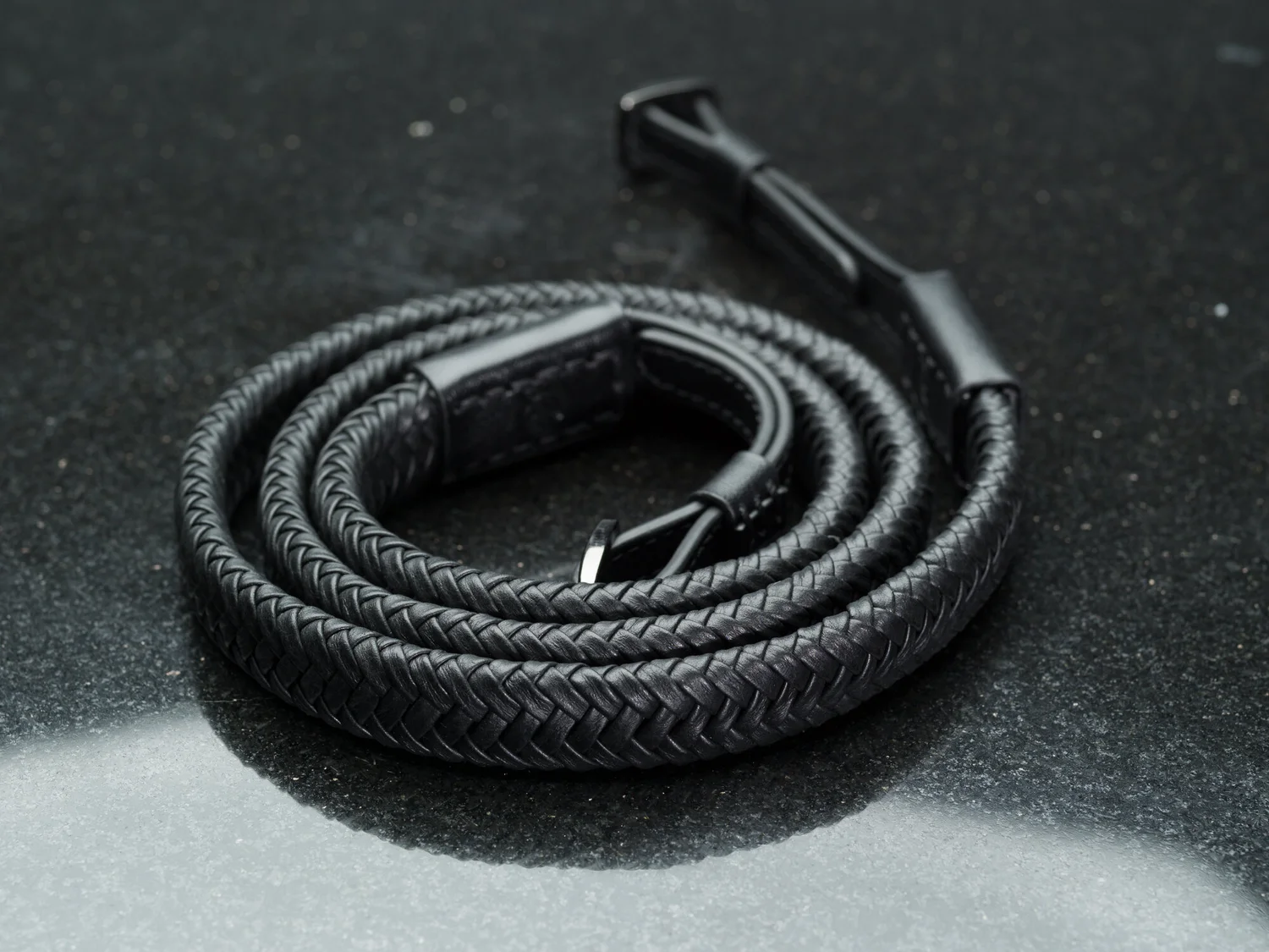 Vi Vante Matador Leica SL II Leather Camera Strap 1.jpg