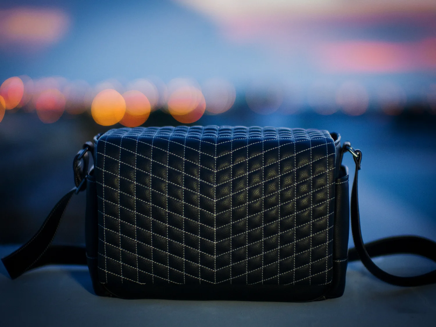 Vi Vante Quilted Leather Designer Camera Bag Luxury Design Leica Camera Noctilux Bokeh