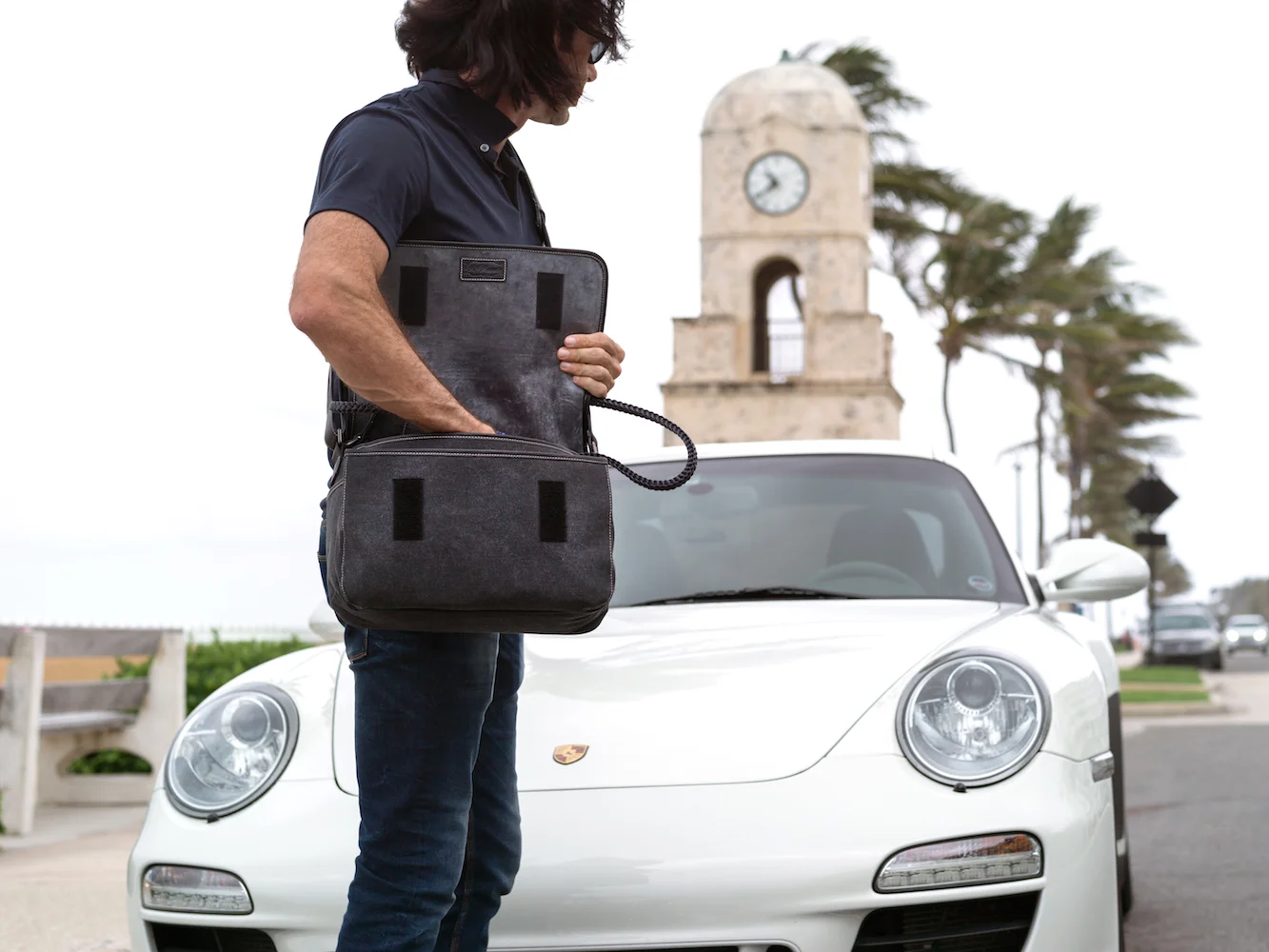 waxed canvas large messenger camera bag for dslr mirrorless cameras Nikon canon leica sony fuji Hasselblad phase one Porsche 911 997.2 Carrera GTS Scott Morvay