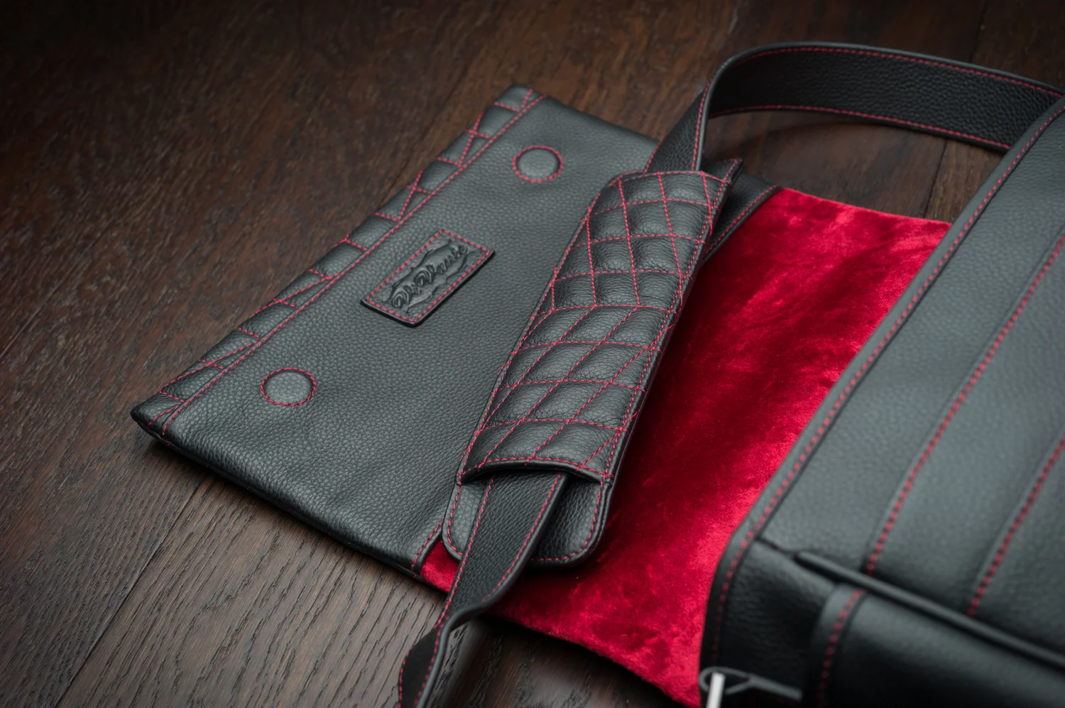 Vi Vante "Exotic" Red Stitch Medium Quilted Leather Camera Bag, image 5