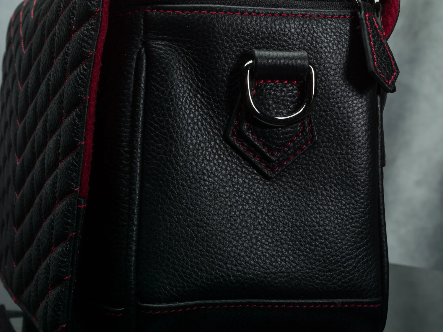 Vi Vante Dual Flap "Pegasus V2" Black Leather Camera Bag with Red Quilting, image 10