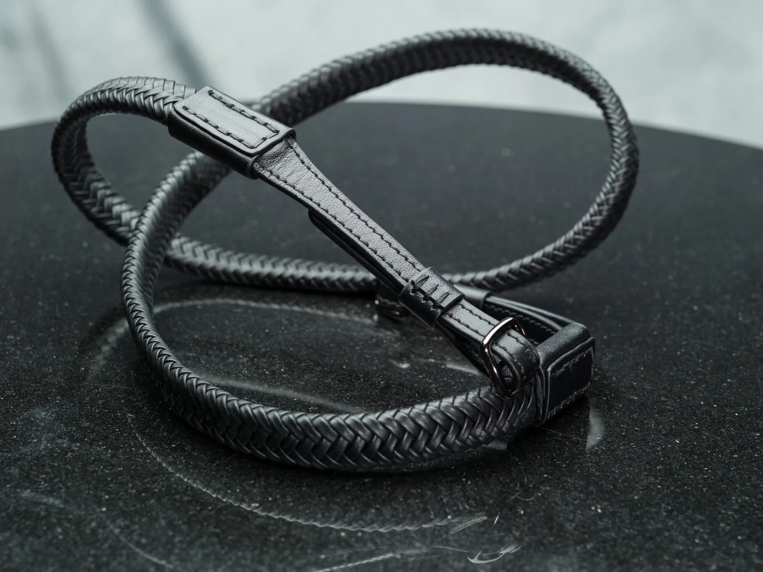 Vi Vante Matador Leica SL II Leather Camera Strap 2.jpg