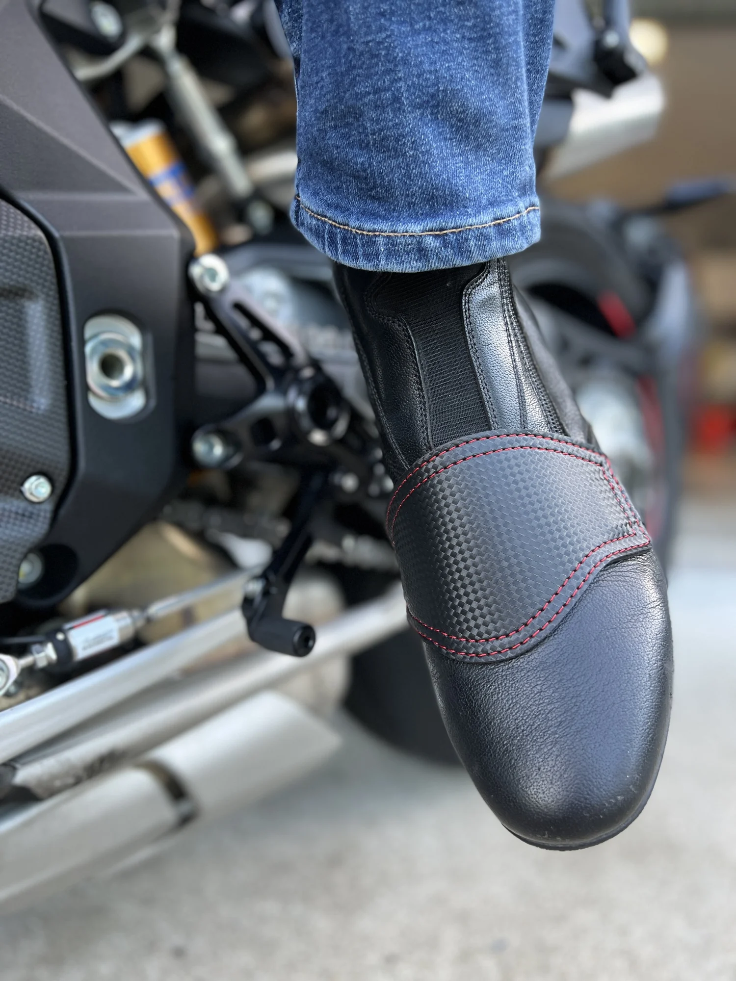 The Vi Vante "Guardian" Motorcycle Toe Guard for Boot & Shoes, image 4