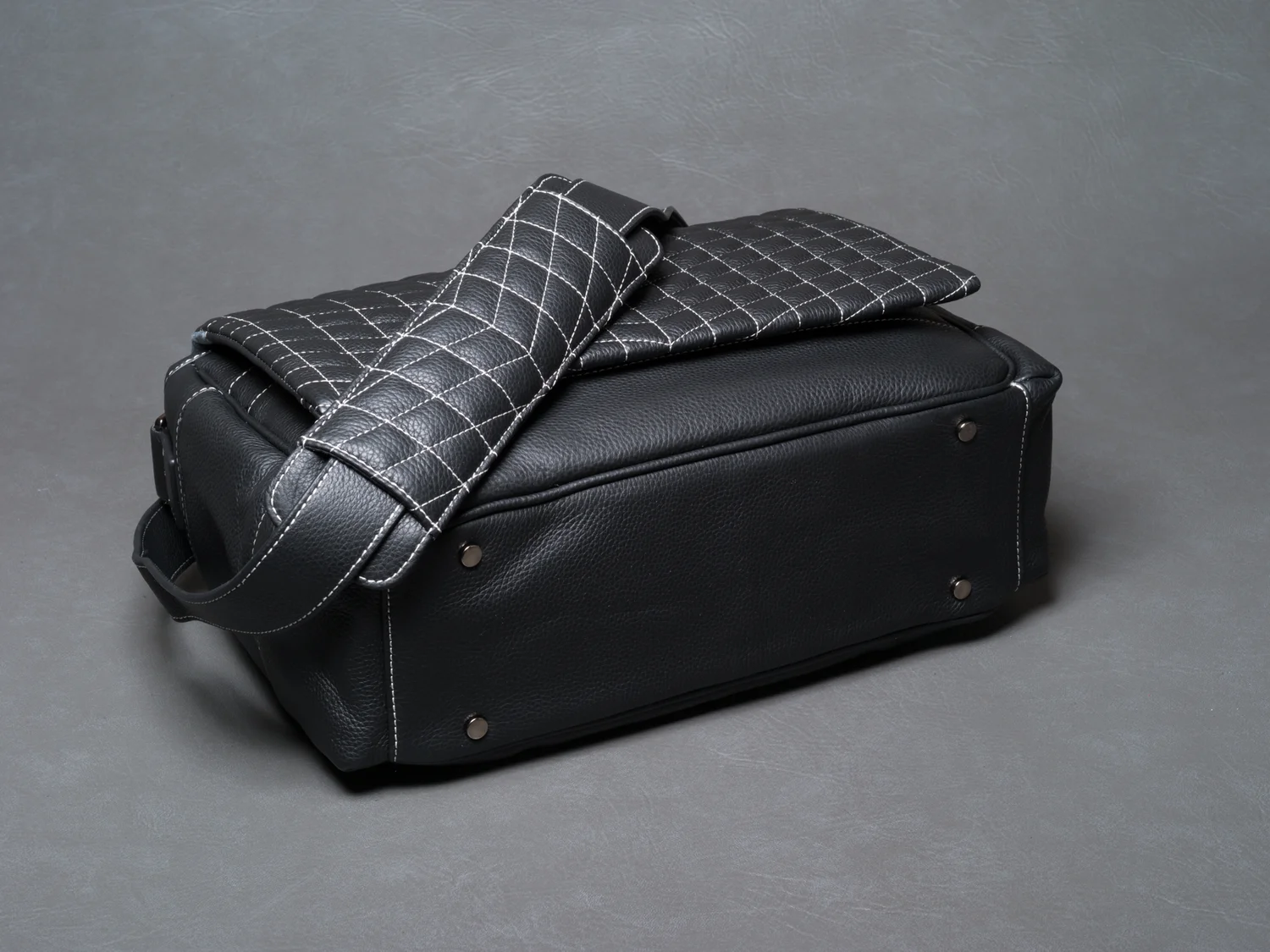 Vi Vante Quilted Leather Designer Camera Bag Luxury Design Leica Camera