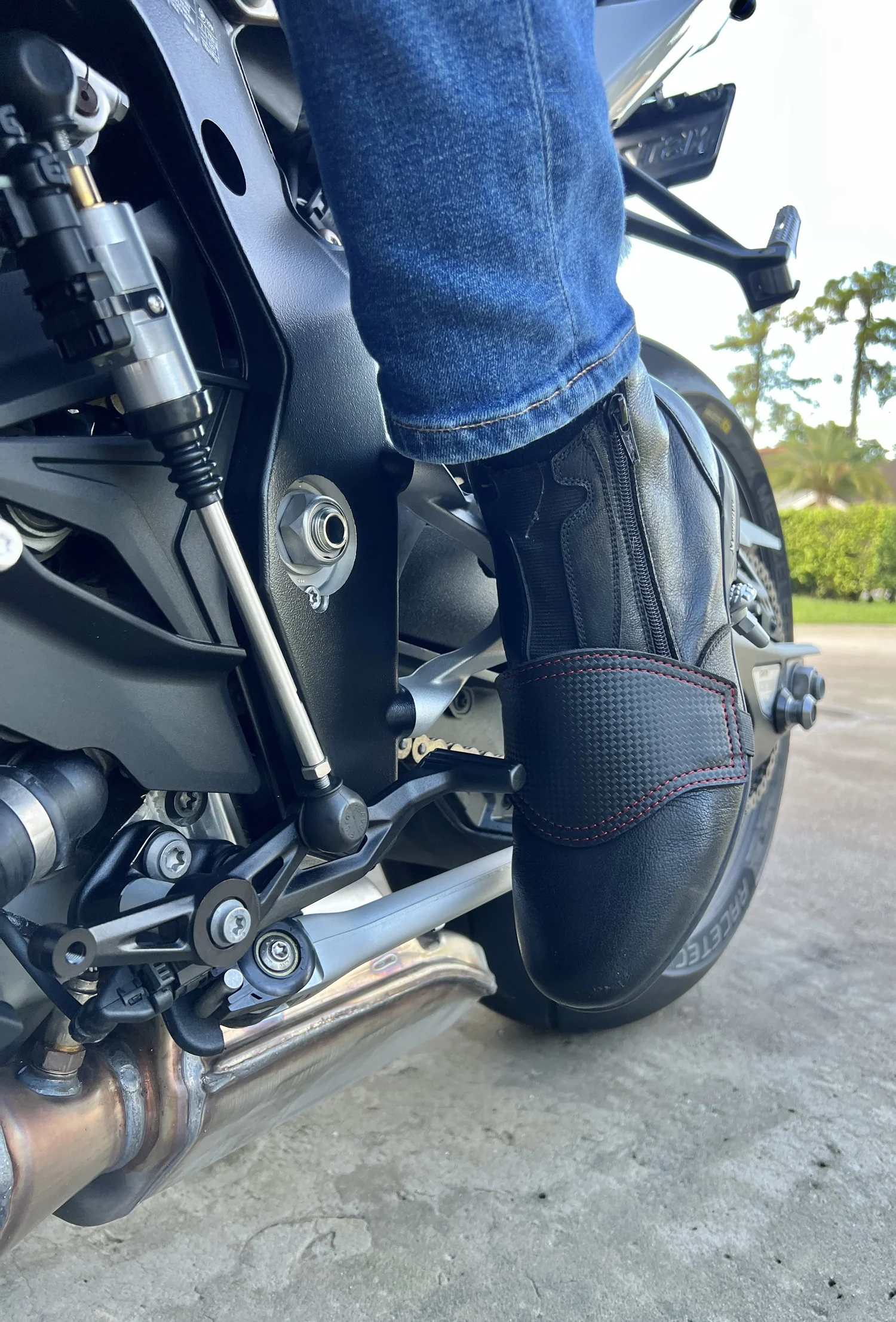 The Vi Vante "Guardian" Motorcycle Toe Guard for Boot & Shoes, image 7
