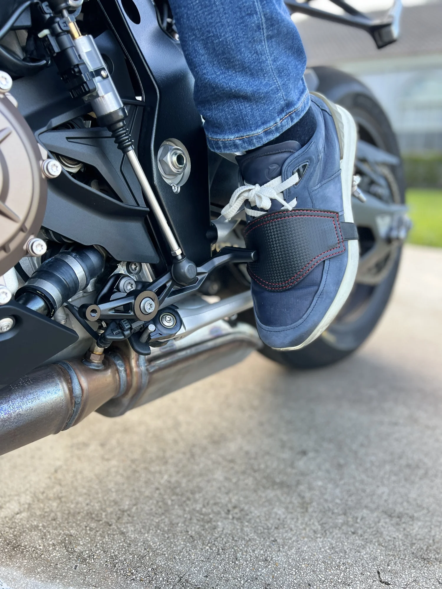 The Vi Vante "Guardian" Motorcycle Toe Guard for Boot & Shoes, image 15