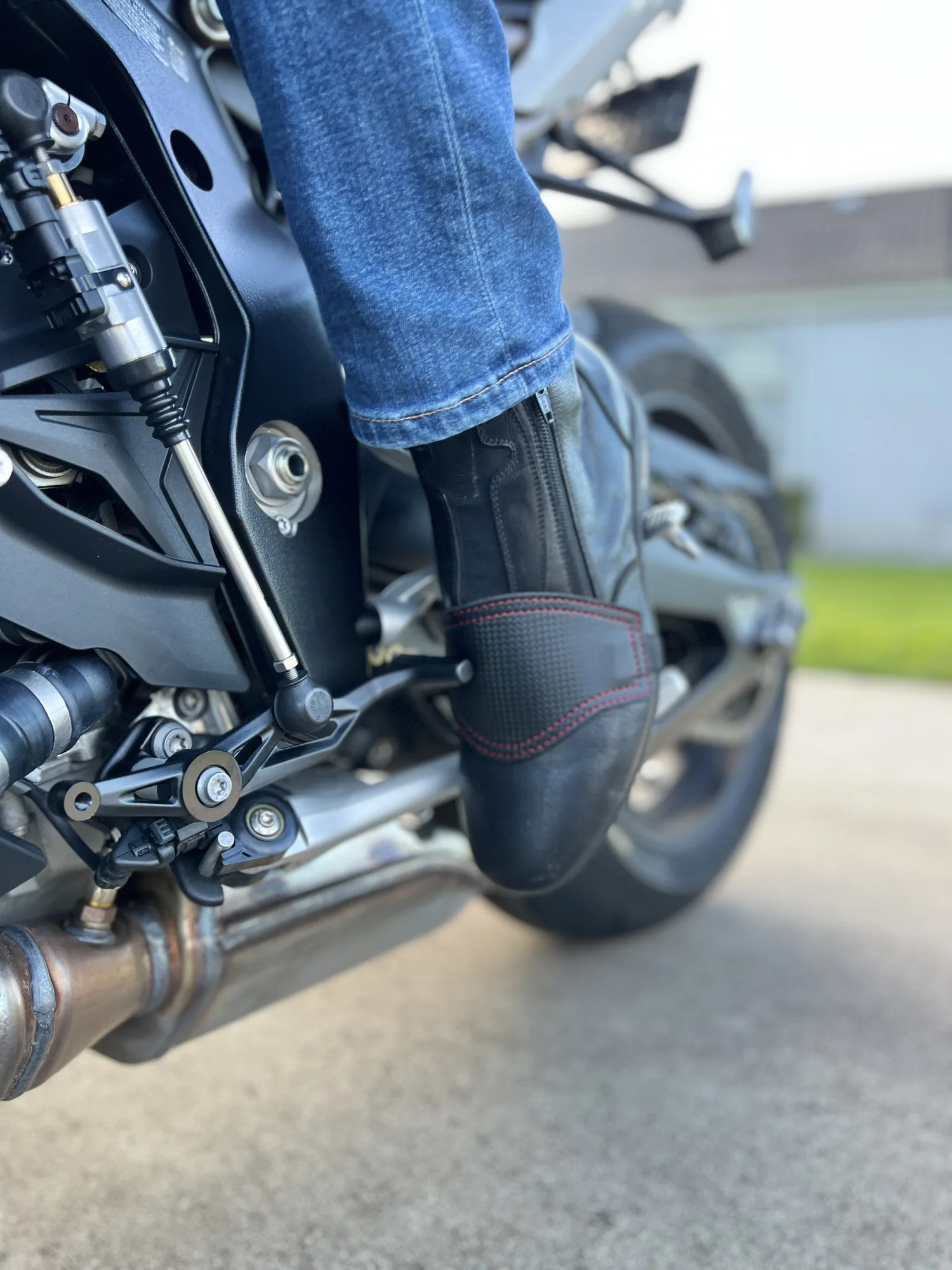 The Vi Vante "Guardian" Motorcycle Toe Guard for Boot & Shoes, image 11
