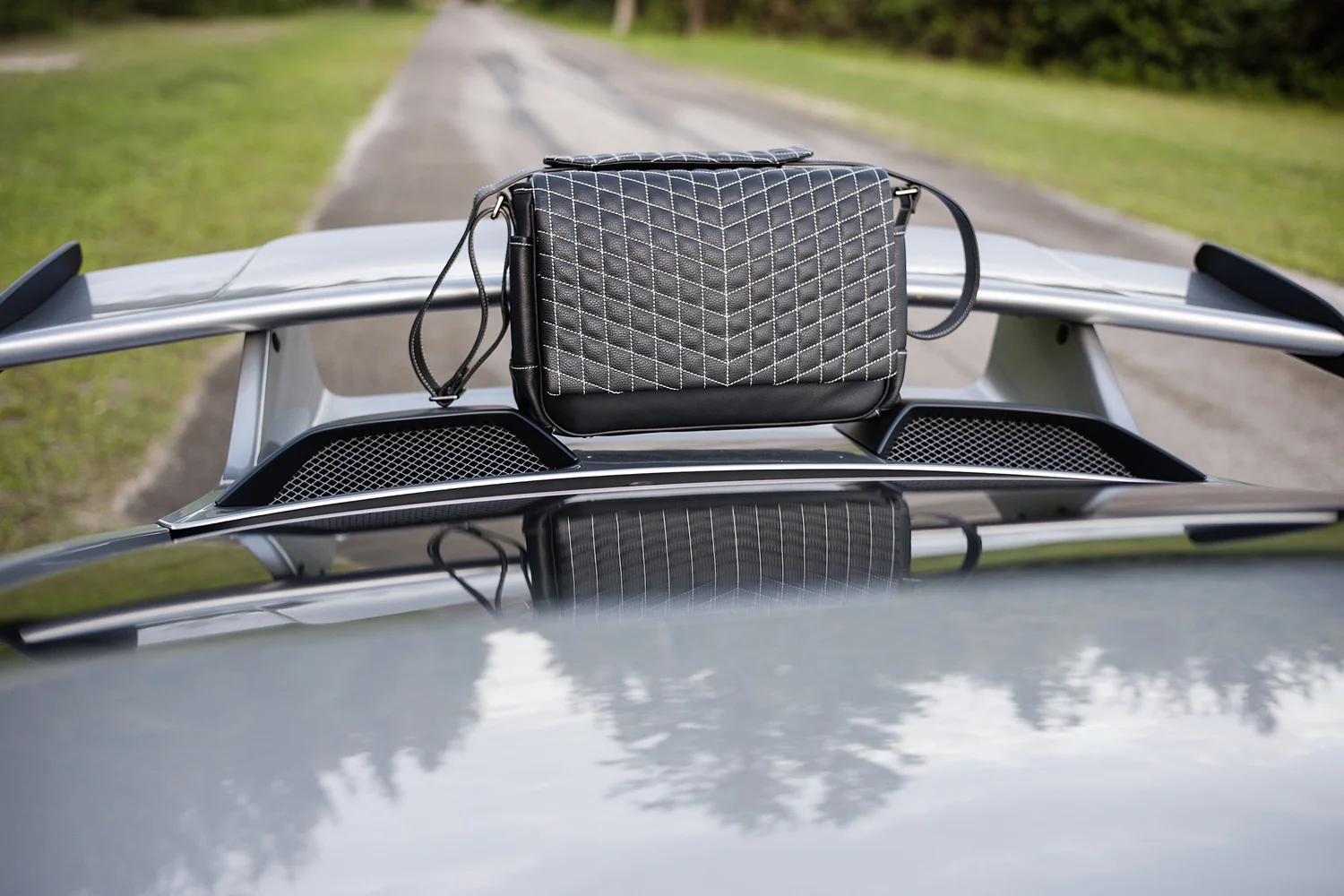 Vi Vante Quilted Leather Designer Camera Bag Luxury Design Leica Camera Porsche 911 GT3 991.2