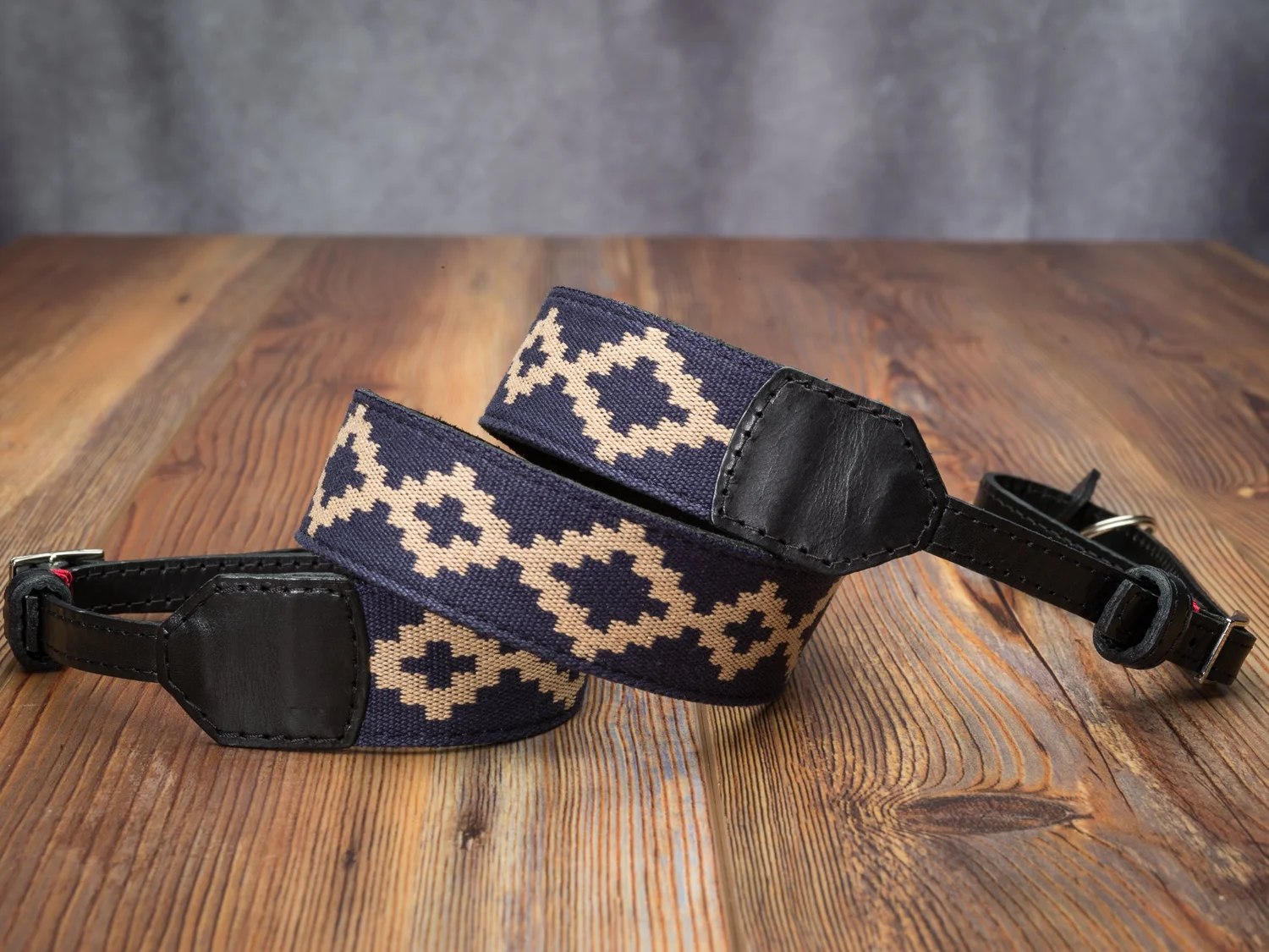 The Vi Vante Gaucho "La Pampa" Leather Camera Strap; Adustable Fits Slotted and Lug Mounts, image 4