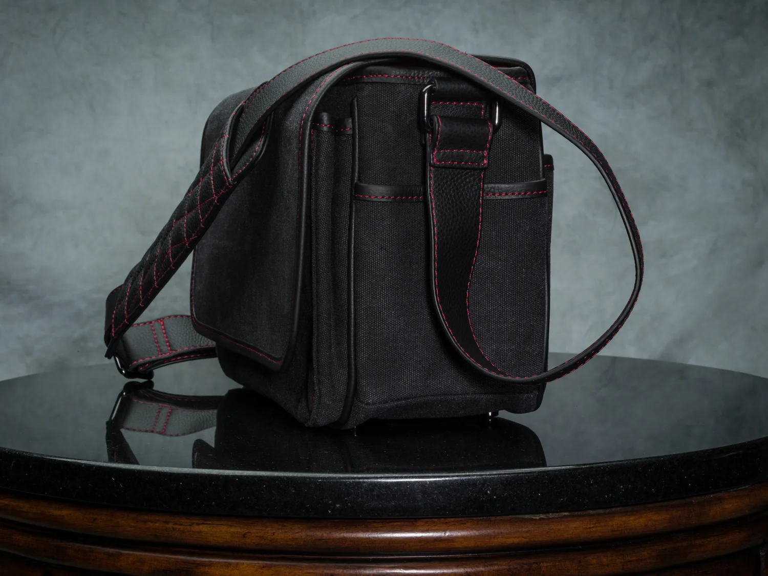 canvas camera bag, designer, leica, sony alpha, fujifilm, stylish, comfortable, durable