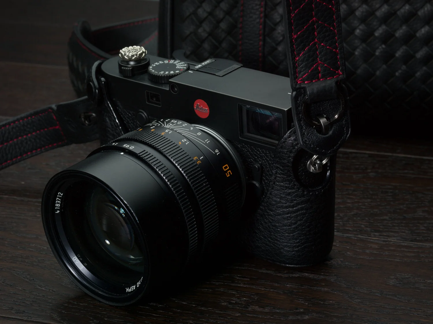 VV_Calibre Tread Classic leather camera strap quick release.jpg